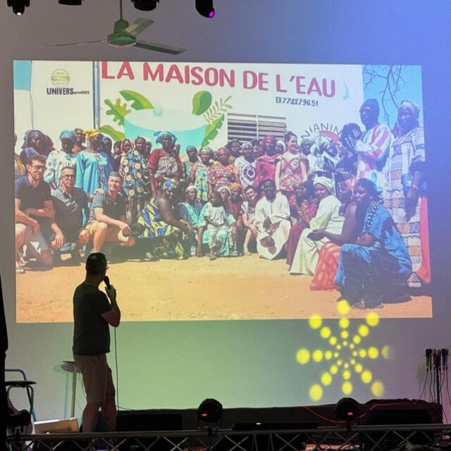 Nous remercions l’association Guitar Voice d’avoir mis Nianing Solidaire 🇸🇳 à l’honneur en nous permettant de présenter notre association lors du concert de fin d’année ! 🎸